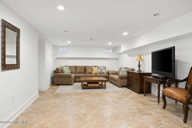 Building Photo - 80 Brookside Dr