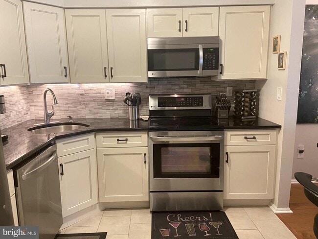 Building Photo - 39A Sumac Ct