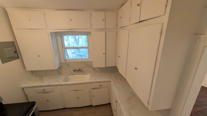 Building Photo - 404 Club Dr