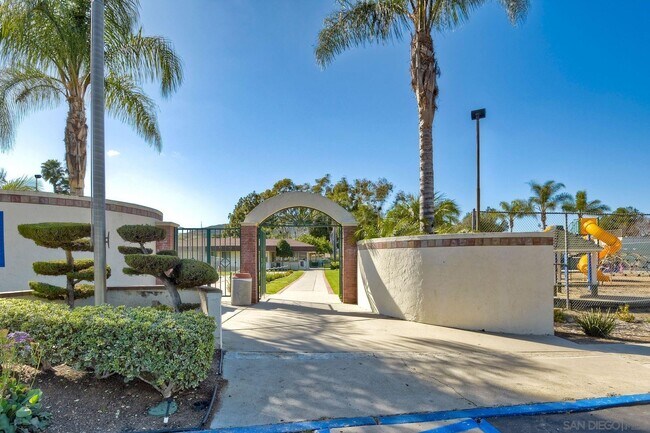 Building Photo - 17521 Hada Dr