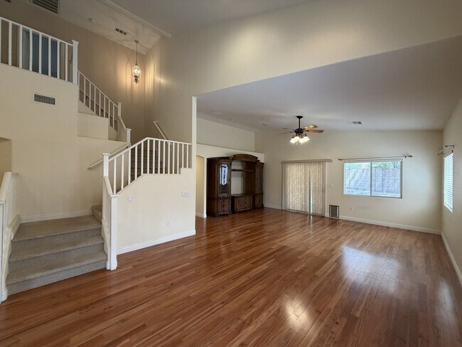 Building Photo - 11240 Playa Bonita Ave