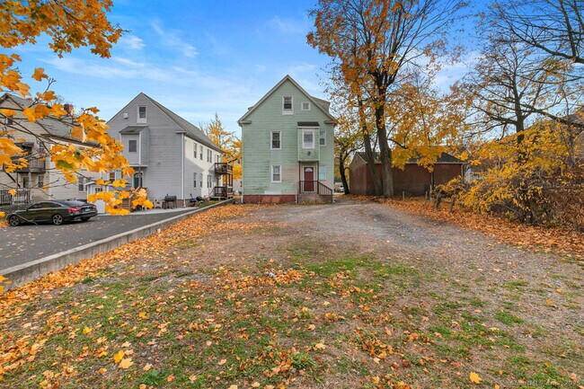 Building Photo - 39 Lander St