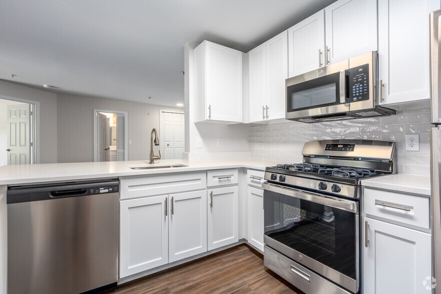 Primary Photo - Eagle Rock Apartments at Columbia Pike