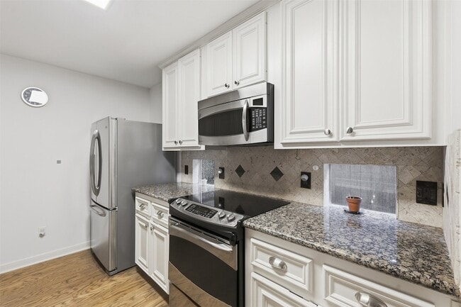 Building Photo - 1923 Bailey St