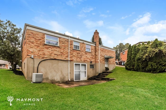 Building Photo - 5326 Delhill Dr