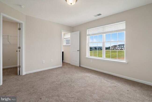 Building Photo - 109 Holstein Dr