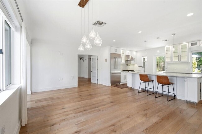 Building Photo - 141 Giralda Blvd NE