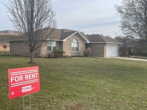 Building Photo - Executive Rental Nestled in Mulberry Ridge Ozark