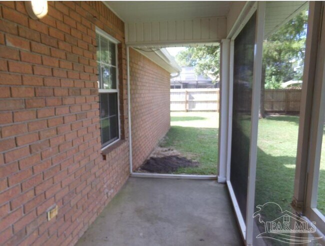 Building Photo - 22 Arapaho Dr