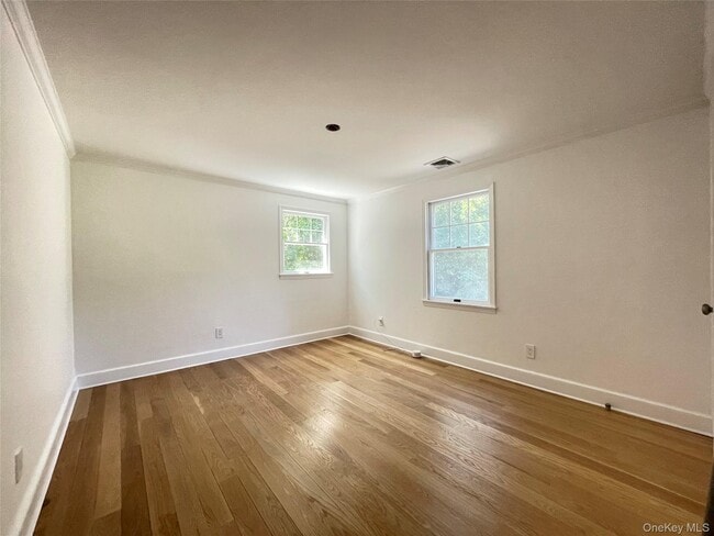 Building Photo - 6 Beech Hill Rd