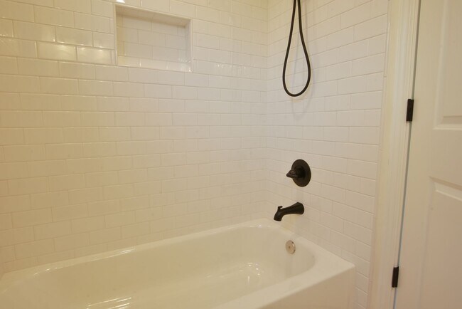 Building Photo - Beautifully Remodeled 3 Bedroom 2 Bath in Desirable Campbell Neighborhood