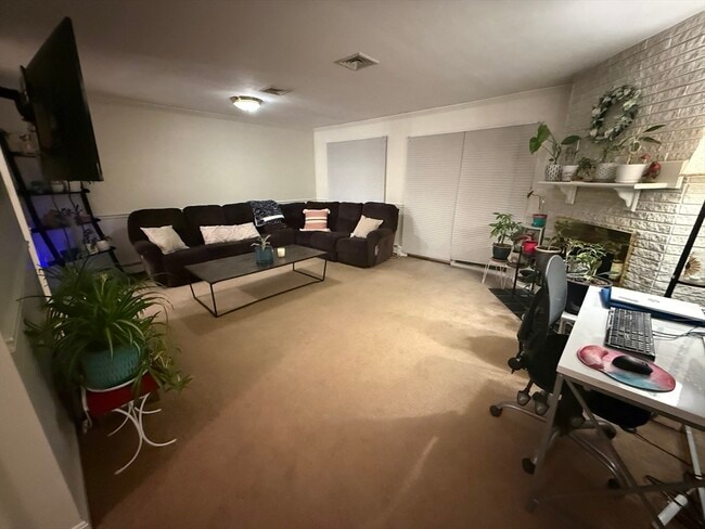 Building Photo - 84 Walpole St