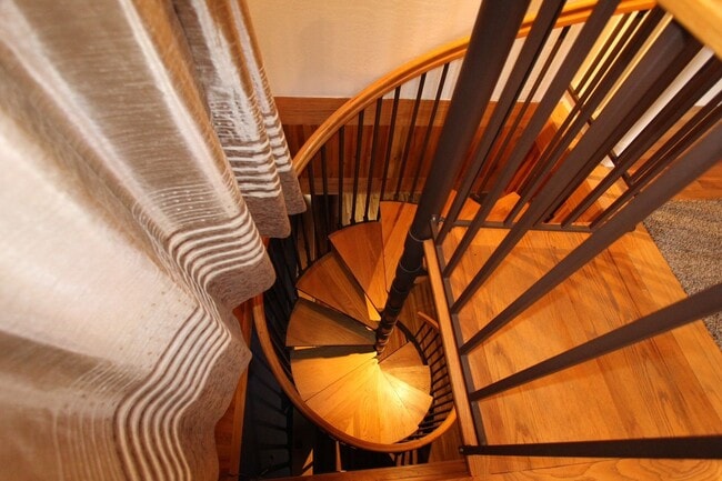 Building Photo - Stunning Boulder Pointe home with Huge Bon...