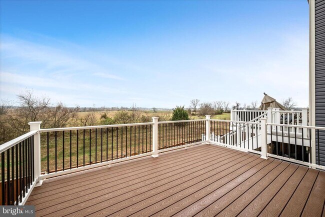 Building Photo - 105 Domino Ct