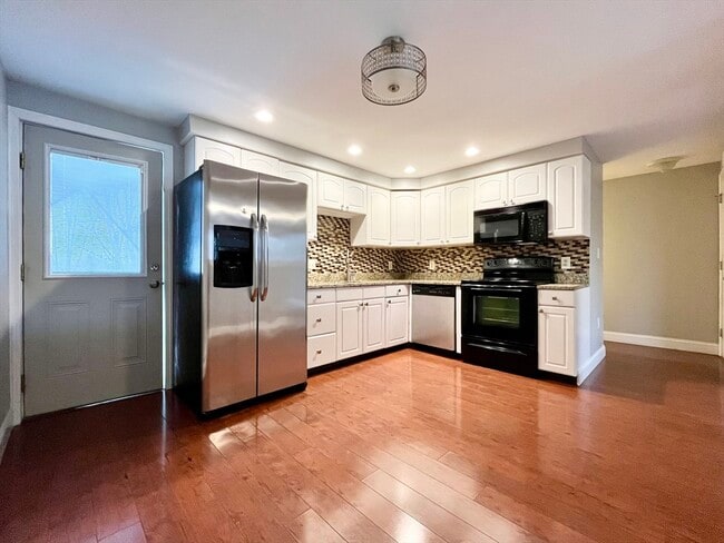 Building Photo - 11 Jones Landing