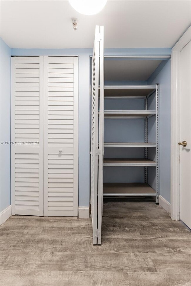 Building Photo - 290 174th St St