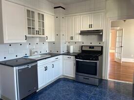 Building Photo - 15 Clarence St