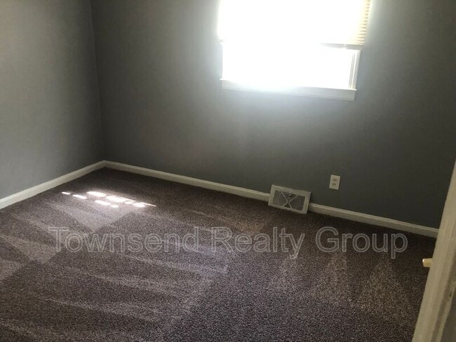 Building Photo - 2133 Jennie Linn Dr