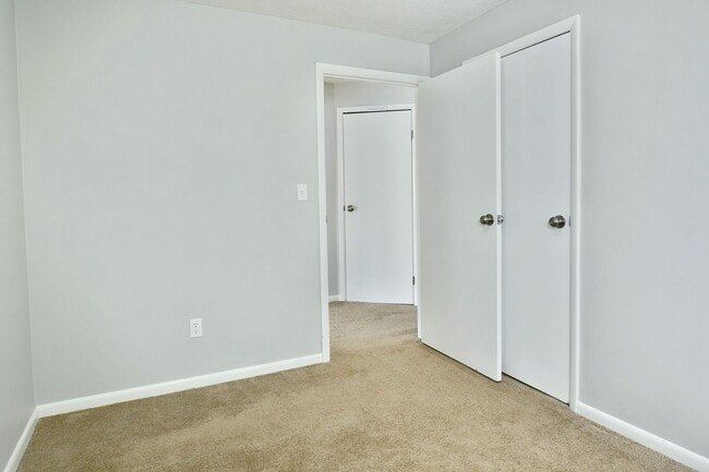 Building Photo - 226-228 W Park Ave