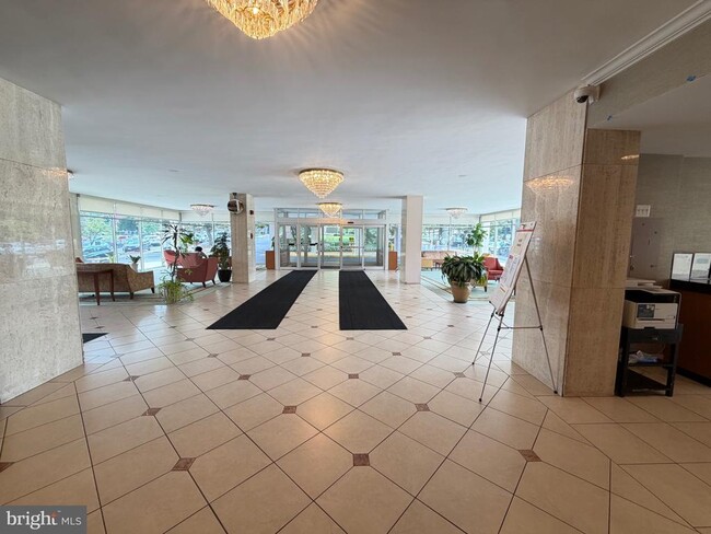 Building Photo - 10201 Grosvenor Pl