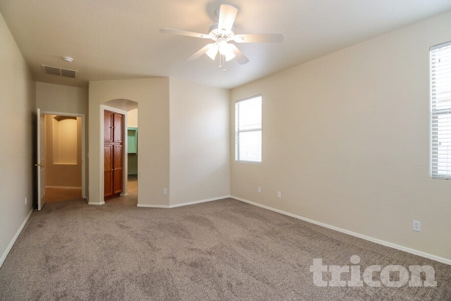 Building Photo - 4325 N 125th Ave
