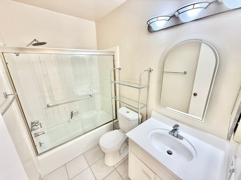 Building Photo - 1534 11th St