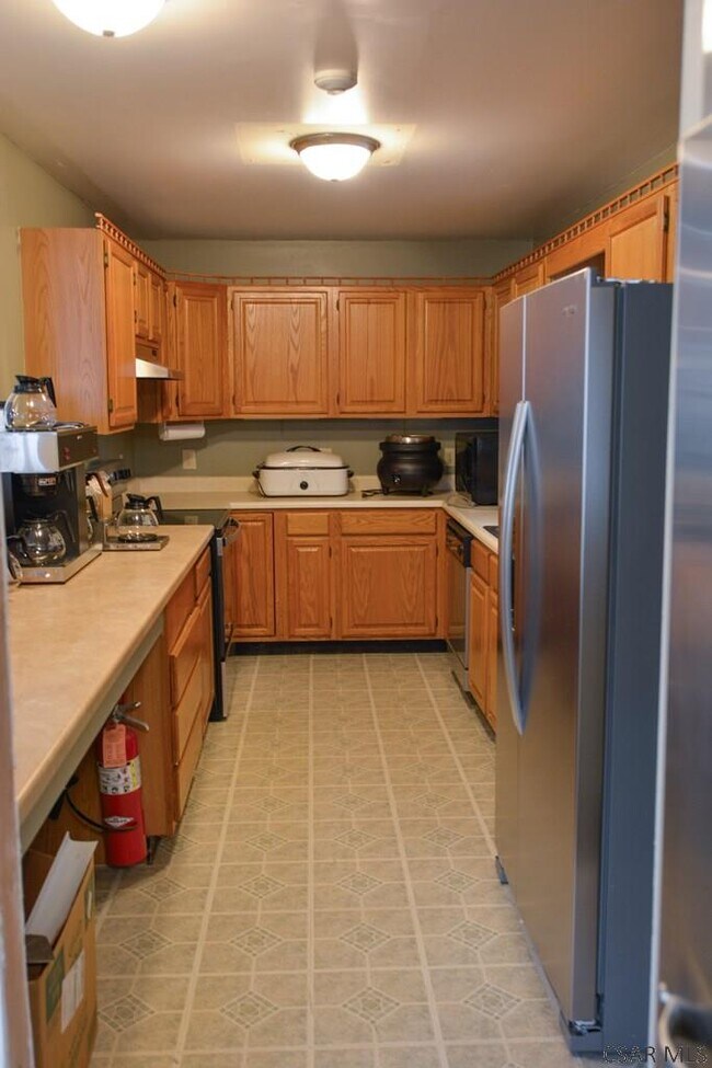 Building Photo - 13 1st St