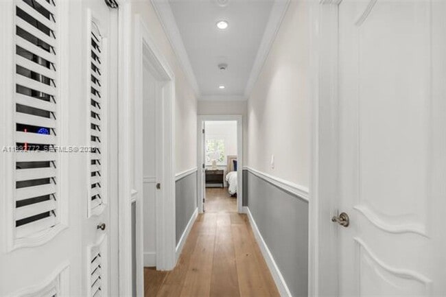 Building Photo - 1550 Taragona Dr