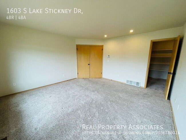 Building Photo - 1603 S Lake Stickney Dr