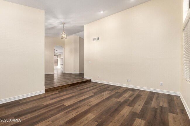 Building Photo - 1517 W Islandia Dr