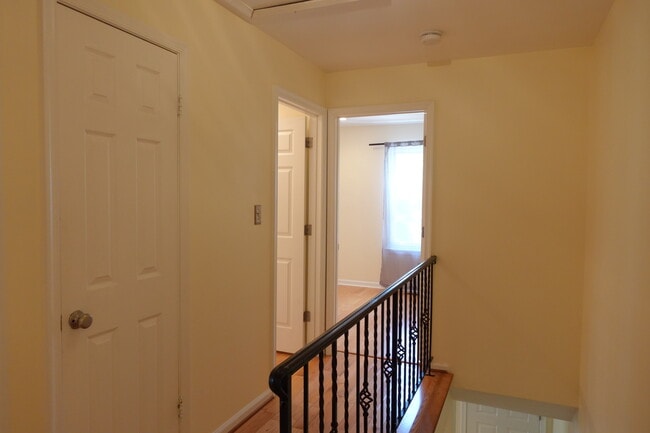 Building Photo - 3001 N Dale Ct