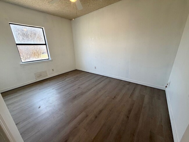 Building Photo - 1904 N Oklahoma Ave