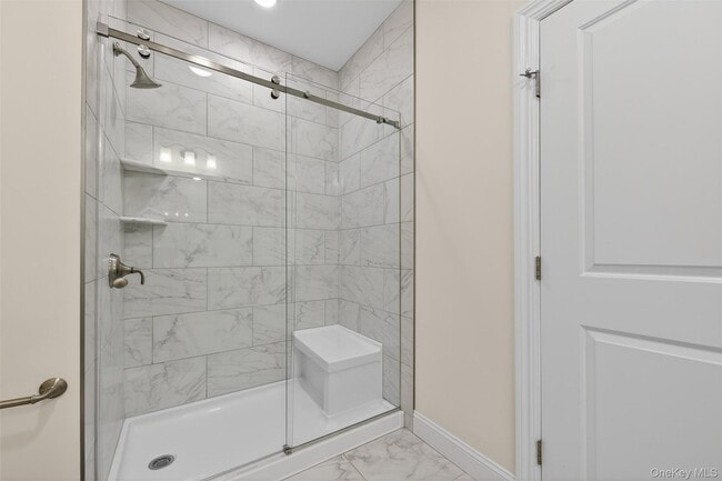 Building Photo - 402 Sacandaga Loop