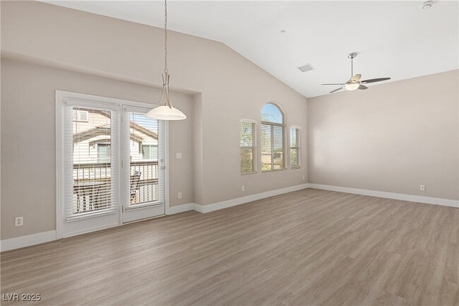 Building Photo - 2088 Overton Beach St