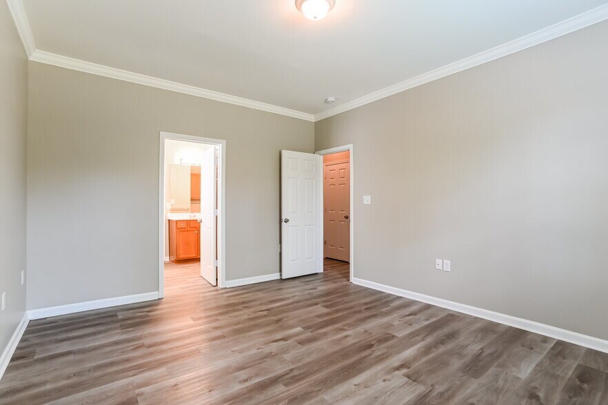 Building Photo - 4305 High Shoals Dr