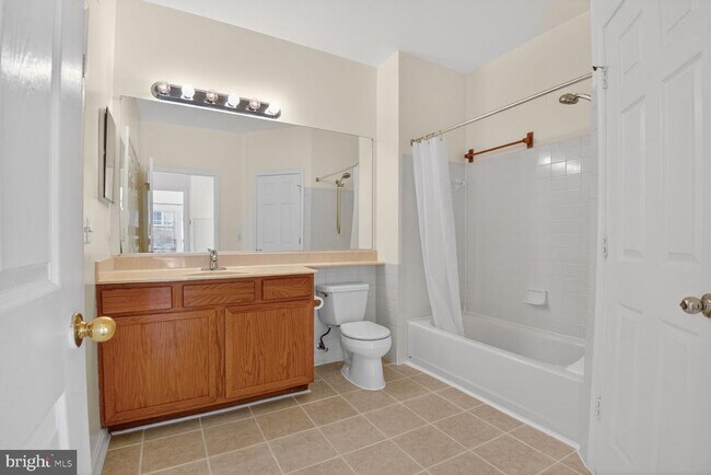 Building Photo - 4142 Fountainside Ln