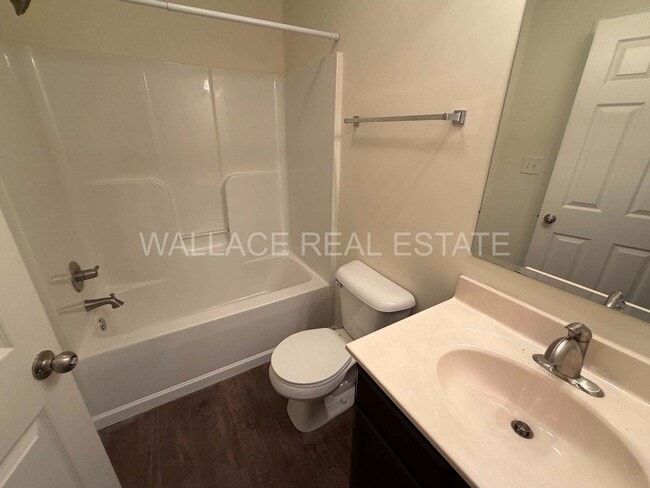 Building Photo - WEST KNOX CEDAR BLUFF AREA 2 BEDROOM 2.5 BATH TOWNHOUSE
