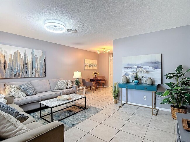 Building Photo - 137 Southeast Jefferson Cir N