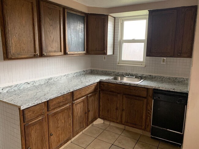 Building Photo - 1712 Seventh St