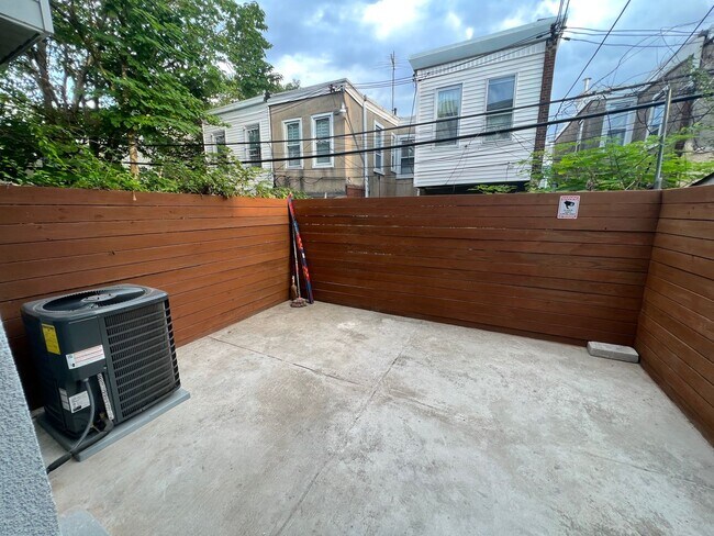 Building Photo - 5B2B house | Walking distance to Drexel University and UPenn