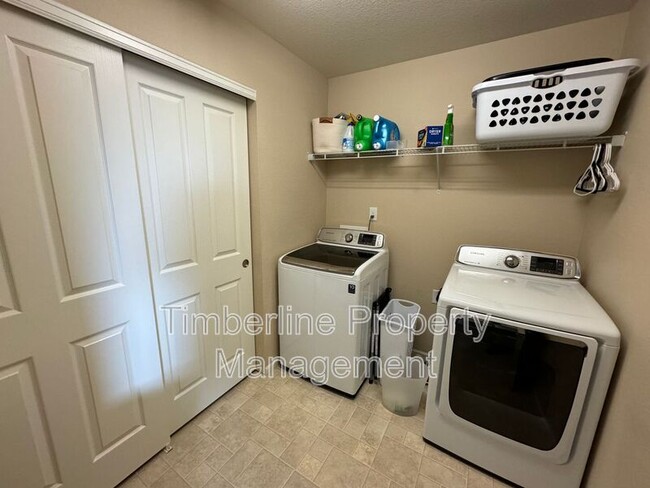 Building Photo - 10047 Antler Creek Dr