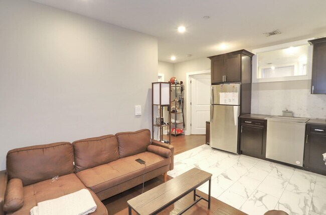 Building Photo - 2866 John F. Kennedy Blvd