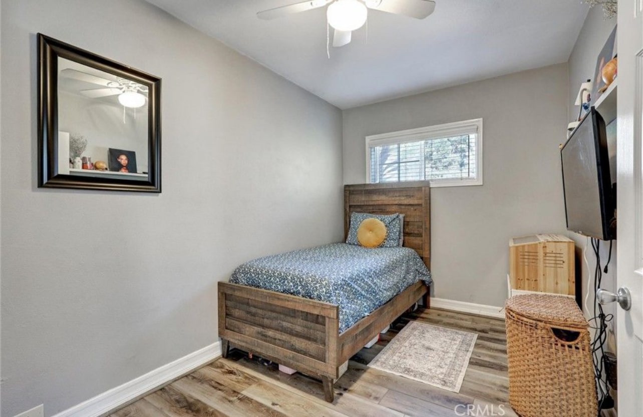 Building Photo - 10337 Garfield Ave