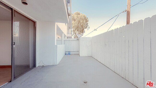 Building Photo - 400 La Fayette Park Pl