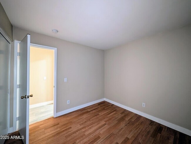 Building Photo - 7059 W Gardenia Ave