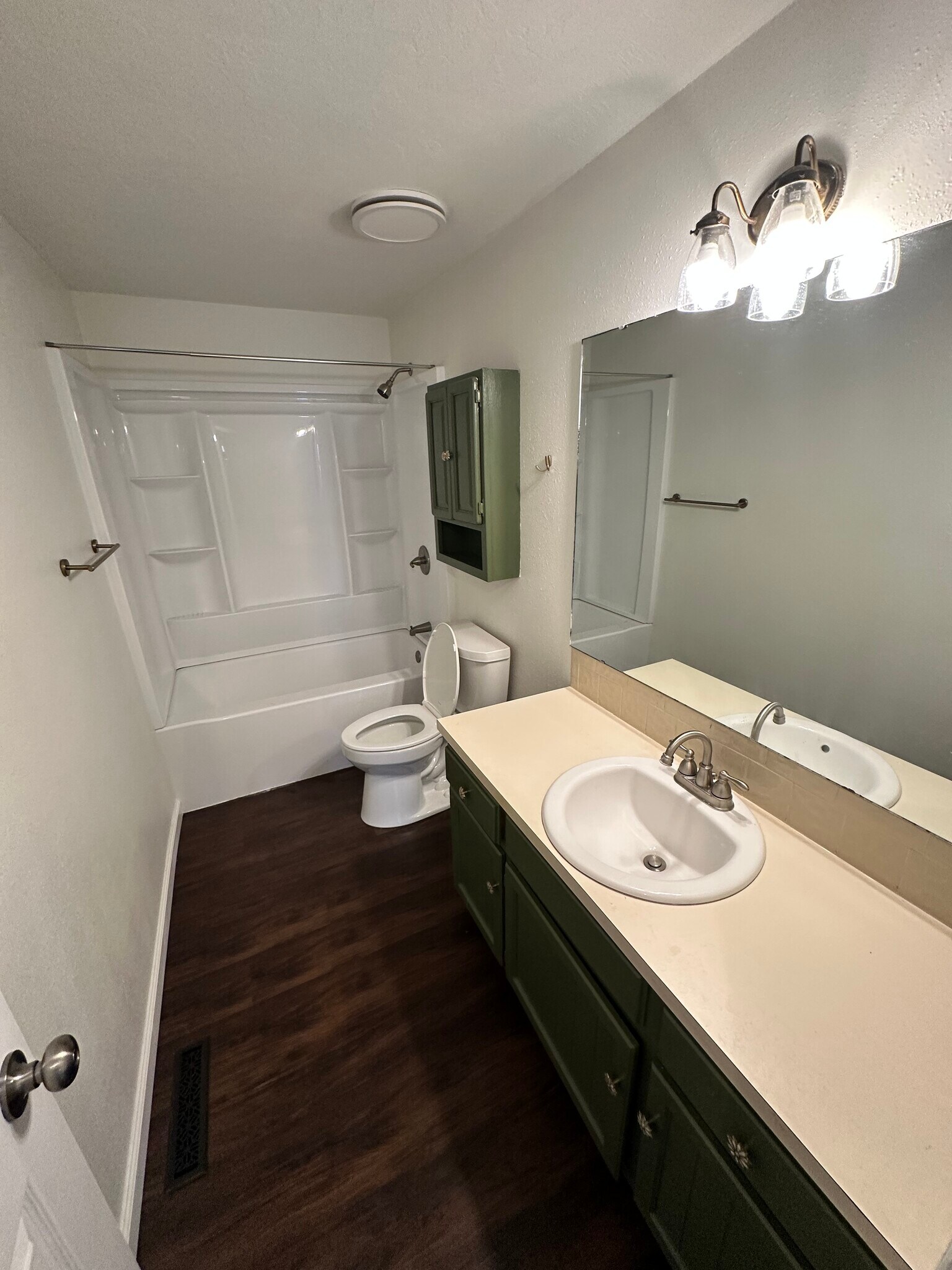 Building Photo - 413 W Elm St