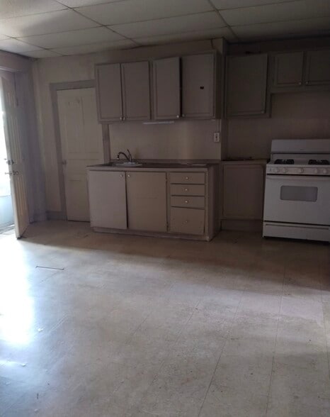 Building Photo - 46 S Prince St