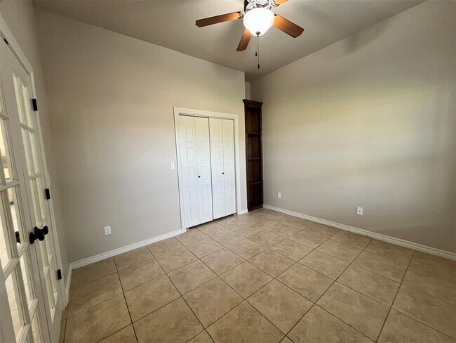 Building Photo - 203 Lyla Glen Dr