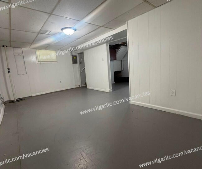 Building Photo - Newly updated 5 Bedrooms, 2- Bathroom Home