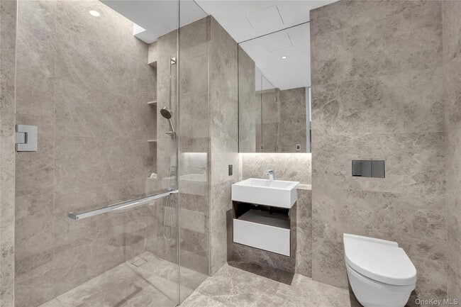 Building Photo - 522 W 29th St